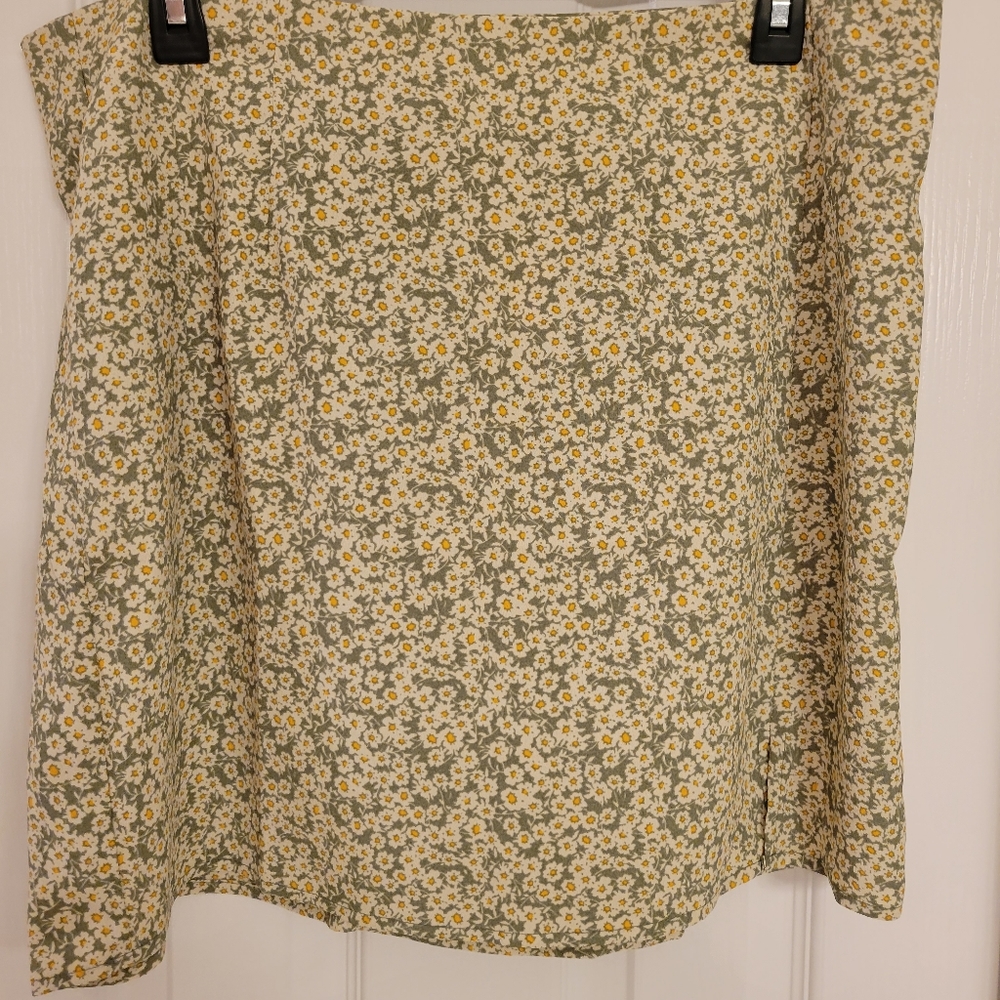 Aeropostale floral mini skirt size XL new w tag never worn